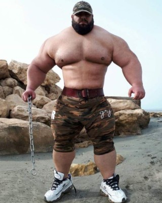 El Hulk iraní confirma que se enfrentará al Titán kazajo: ''Te van a sacar con los brazos y las piernas rotas''