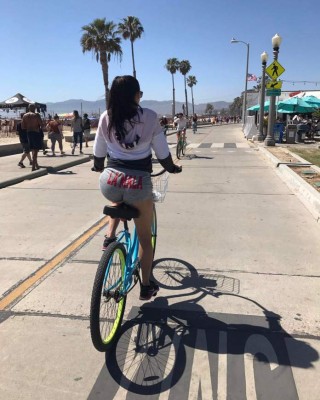 FOTOS: Así es la sexy locutora hondureña que se desnudó por la selección