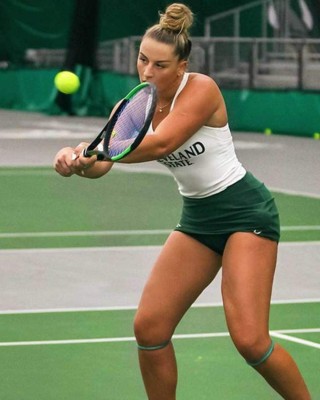 ¿De dónde salió? Klara Mrcela, la infartante tenista de la que todos hablan en Estados Unidos