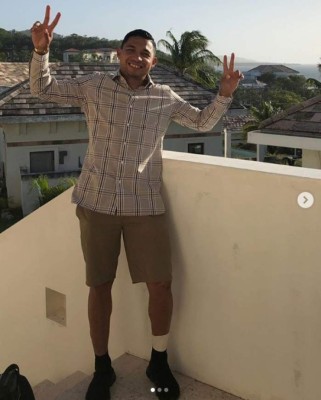 FOTOS: Las vacaciones de Emilio Izaguirre junto a su familia en Roatán