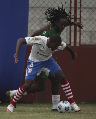 Alineación y DT del Olimpia en su primer juego en la historia del Yankel Rosenthal
