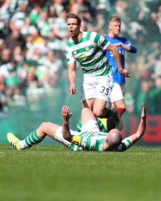 FOTOS: Clásico entre el Celtic y Rangers de Escocia terminó entre golpes