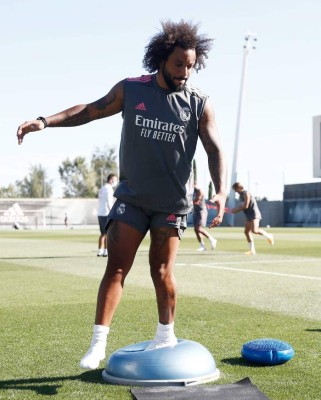 Con tres nuevos integrantes y un gran ausente: Así fue el regreso a los entrenamientos del Real Madrid