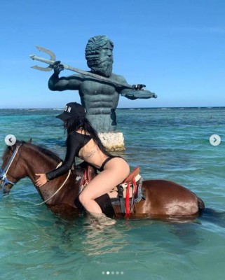 Las nuevas fotos de la bella mexicana que vacaciona en Roatán junto a Alberth Elis
