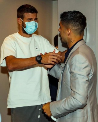 Lágrimas y dardos a la directiva del Barcelona: Así fue la despedida de Luis Suárez