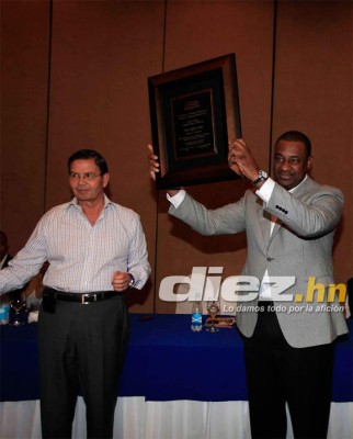 Imágenes de las diferentes visitas de Jeffry Webb a Honduras