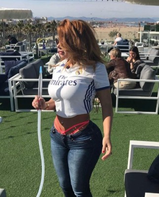 Ella es Mirtha Sosa, la musa que se desnudó por el título 33 de Real Madrid