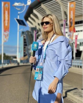 ¡Lo volvió a hacer! Zinchenko llenó de amor a su novia en plena entrevista de la Eurocopa; la reacción de la periodista