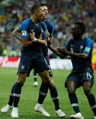 NO SE VIO EN TV: La locura de Macron frente a Kolinda que rompió en llanto