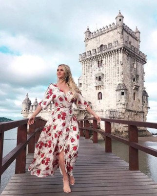 ¡De infarto! Las picantes vacaciones de Kinsey Wolanski en las playas de Portugal