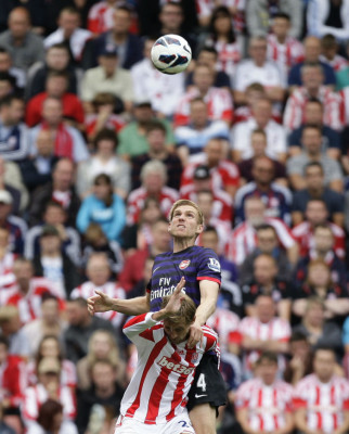 Liverpool y City empatan, y el Arsenal suma otro empate ante el Stoke.