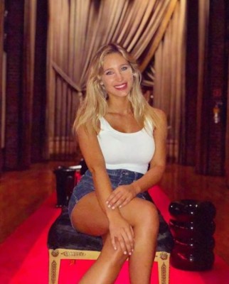 ¡De no creer! En plena celebración de Racing, hija del presidente baja, besa a jugador y oficializa noviazgo