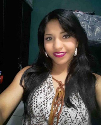 La guapa Policía que combina su trabajo dando seguridad y jugando al fútbol