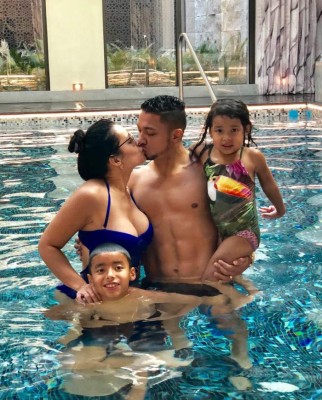 Las espectaculares vacaciones de Emilio Izaguirre y su linda esposa en Dubai
