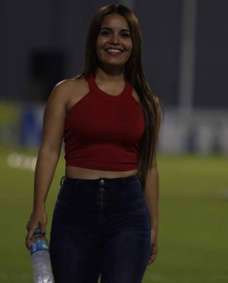 ¡BELLEZA! Las chicas más lindas que adornan el juego Real España-UPN