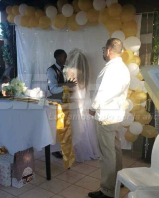 Las fotos exclusivas de la boda del futbolista de Olimpia 'Flecha' Bernárdez con su novia Gabby Corea