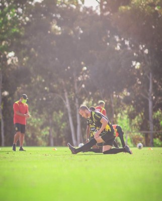 ¡Una mesa de billar! Es considerada como una de las mejores canchas de grama natural en San Pedro Sula