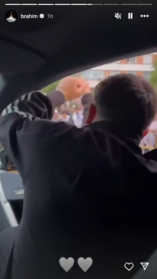 Bellingham con su madre y Rodrygo desde el carro: así celebraron los jugadores del Real Madrid el título de LaLiga