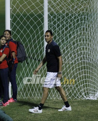 Blindados y bien custodiados llegaron los ticos a Honduras
