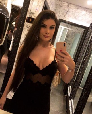 Fotos: Ana Karoline, la estudiante de administración y nueva novia de Romario