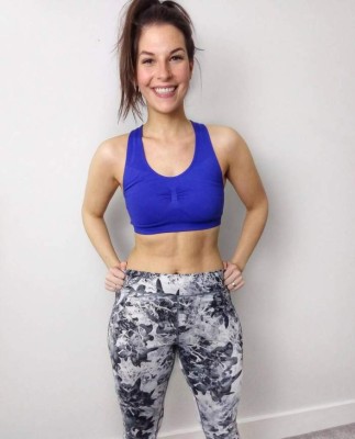 La sexy presentadora del Arsenal TV que recibe propuestas de matrimonio a diario