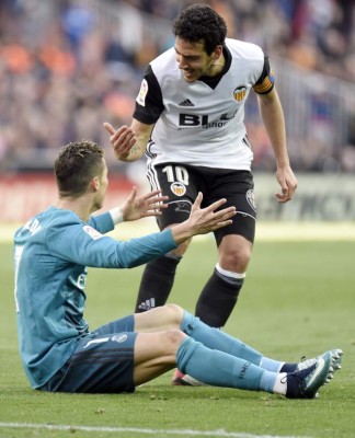 ¡NO SE VIO EN TV! Dedazo de CR7, la broma de Zidane y la caída de Marcelo