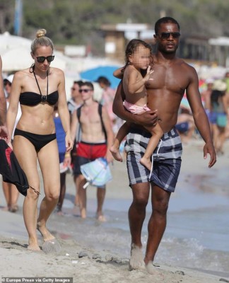 Patrice Evra se compromete con una chica 14 años menor que él y su exesposa lo llama: 'rata de alcantarilla'&nbsp;&nbsp;