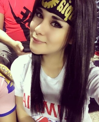 Las mejores 15 fotos de 'Campanita' en Instagram, la fiel aficionada del Olimpia