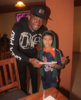 Al delantero Jerry Palacios en Tocoa lo tratan como actor de Hollywood