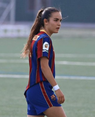 Así es Ari, la bella hermana de un crack del Barcelona que hizo su debut con el 'Barça femenino'