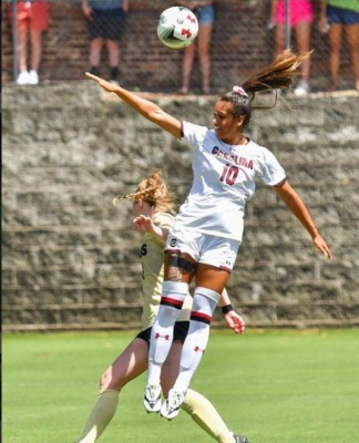 Ellas son las futbolistas hondureñas que enamoran con su belleza