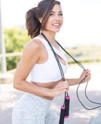 Diosa del fitness: Ana Cheri, una mezcla de sensualidad, ejercicio y elegancia