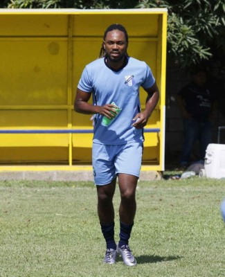 La larga lista de jugadores hondureños sin contrato