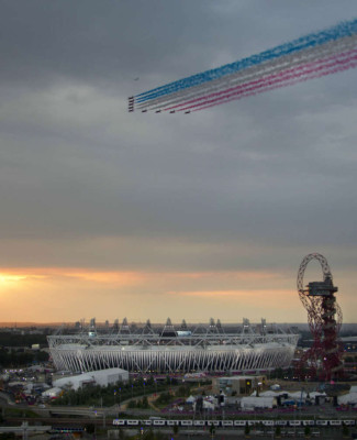 Gran ambiente inauguración de los Juegos Londres 2012.