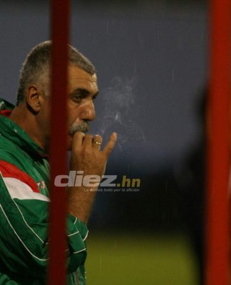 Del baúl de los recuerdos: La foto de Pacini, los futbolistas en el presidio y el contrato de Osman