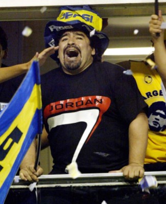 ¡Un hincha más! Las mejores fotos de Diego Maradona apoyando a Boca Juniors
