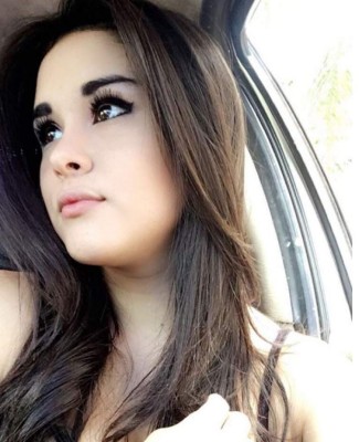 Las mejores 15 fotos de 'Campanita' en Instagram, la fiel aficionada del Olimpia