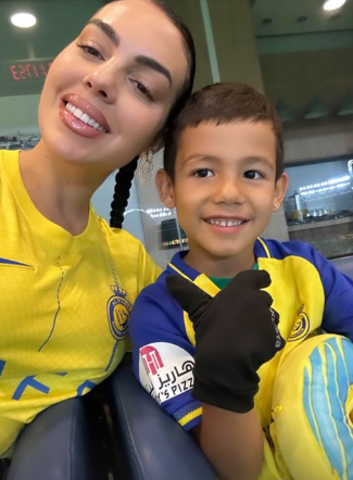Sin palabras: Cristiano Ronaldo firmó dos golazos para Al Nassr y Georgina enamora en la Champions de Asia
