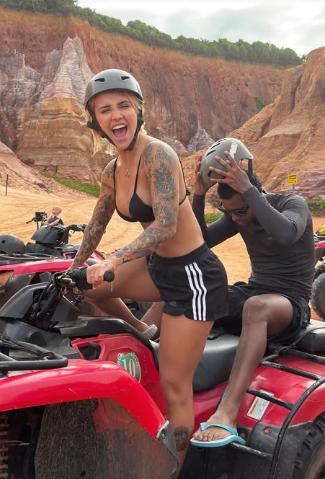 Mbappé y su mejor amigo se soltaron con Bad Bunny; Endrick festeja en exótico país y Vinicius sorprende