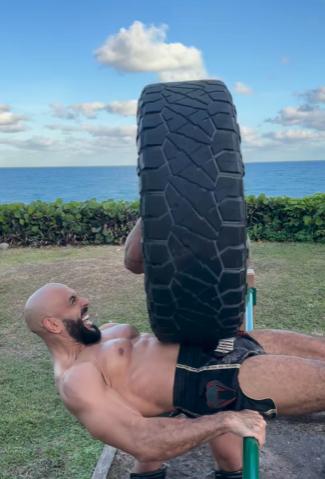 ¡De locos! Así entrena el guardaespaldas de Messi mientras lo espera en Miami y practica fútbol con una estrella