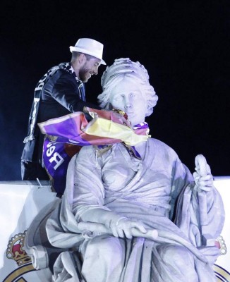 El Real Madrid celebra en la Cibeles