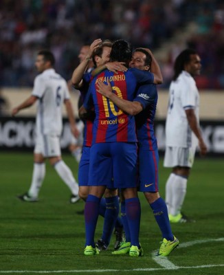 Fotos: Así lucen las leyendas del Real Madrid y Barcelona que jugaron en Líbano