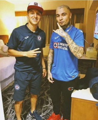 Franco Escamilla y una modelo Playboy: Los famosos personajes que sufren por el Cruz Azul de México