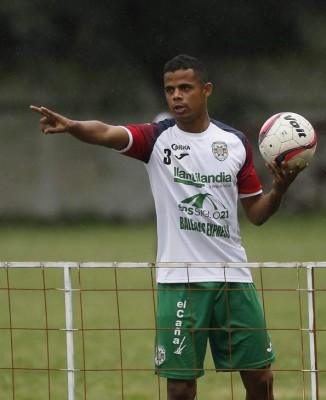 Héctor Vargas y su posible 11 ante Real España en el clásico sampedrano