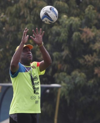 ¿Qué hacen los entrenadores extranjeros que han dirigido en Honduras?