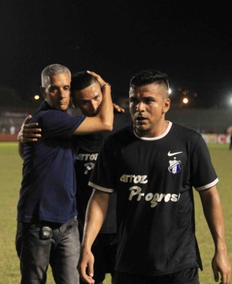 ¡NO SE VIO EN TV! Llenazo, portones cerrados y la eurofia de los progreseños