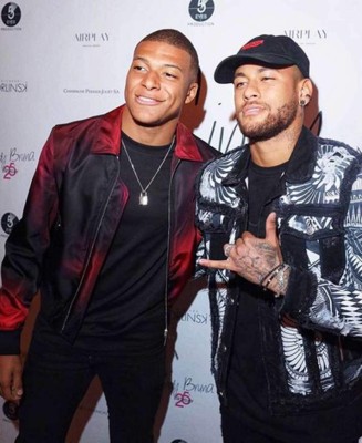 ¿Quién es ella? La gran fiesta de Neymar y Mbappé entre top models en París