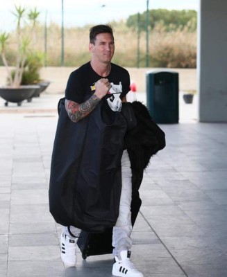 Antonella Roccuzzo, mujer de Messi, se roba miradas camino a la gala del Balón de Oro