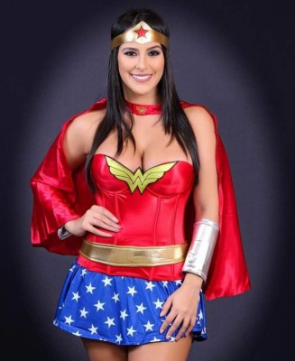 Esposa de Keylor Navas y las ticas más sexys en Halloween