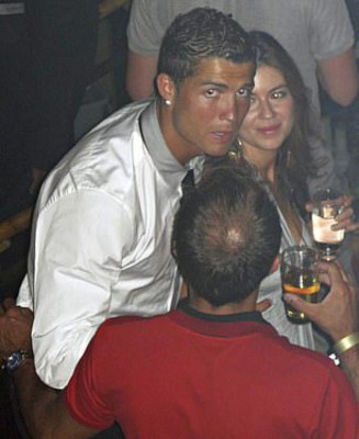 Captan por primera vez a Kathryn Mayorga tras demanda por violación a Cristiano Ronaldo&nbsp;&nbsp;